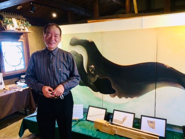 【レポート】自由に、しなやかに、美しく、「稲田浩 作家生活55周年記念展『鯨と戯れ 月と遊ぶ』」